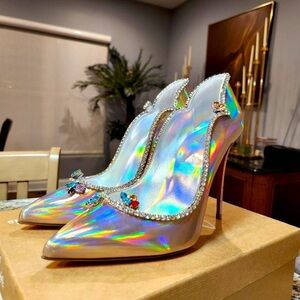 NEW Christian Louboutin Chick Queen Pump in Iridescent Patent Leather Size 39